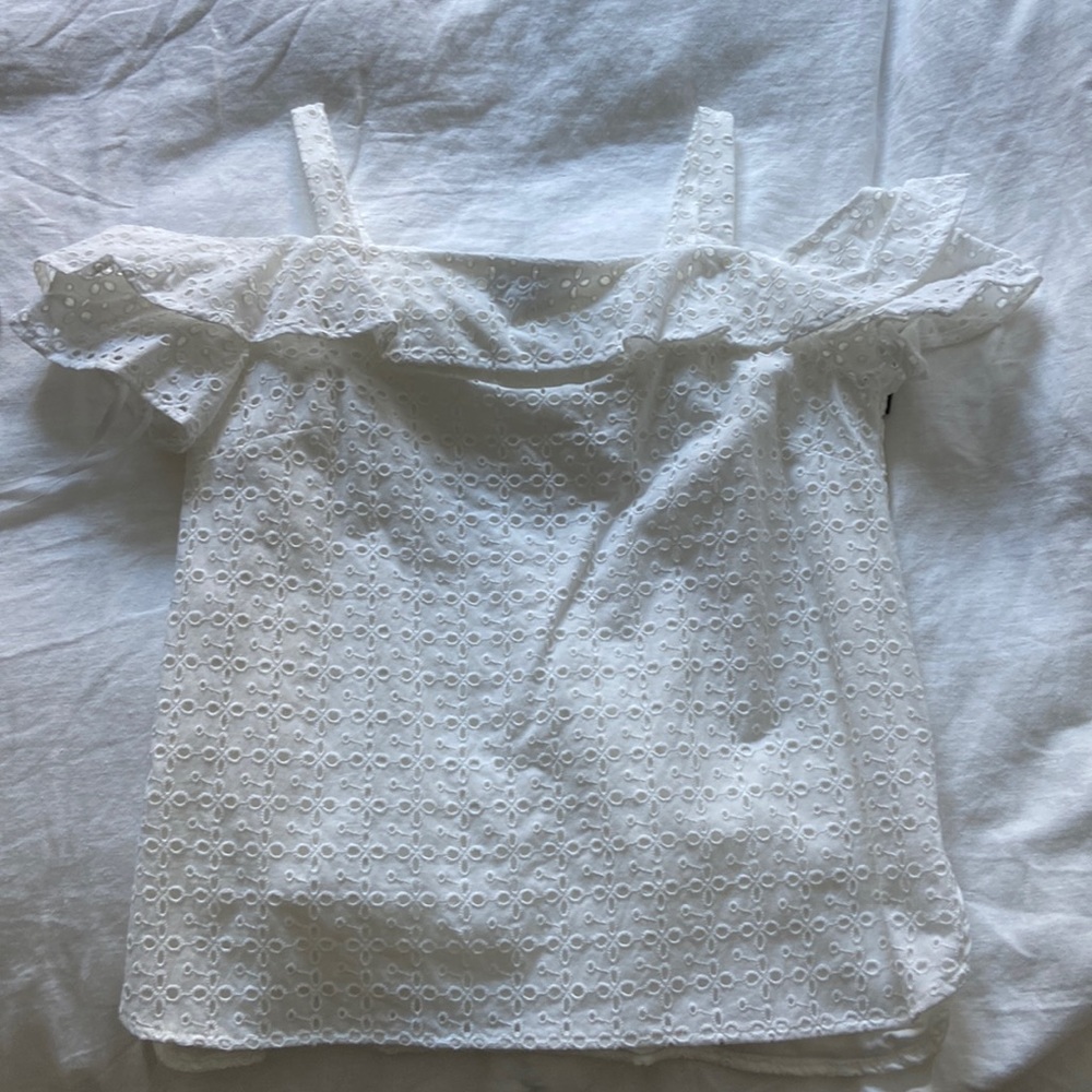 Tahari eyelet cold shoulder summer top - NWT